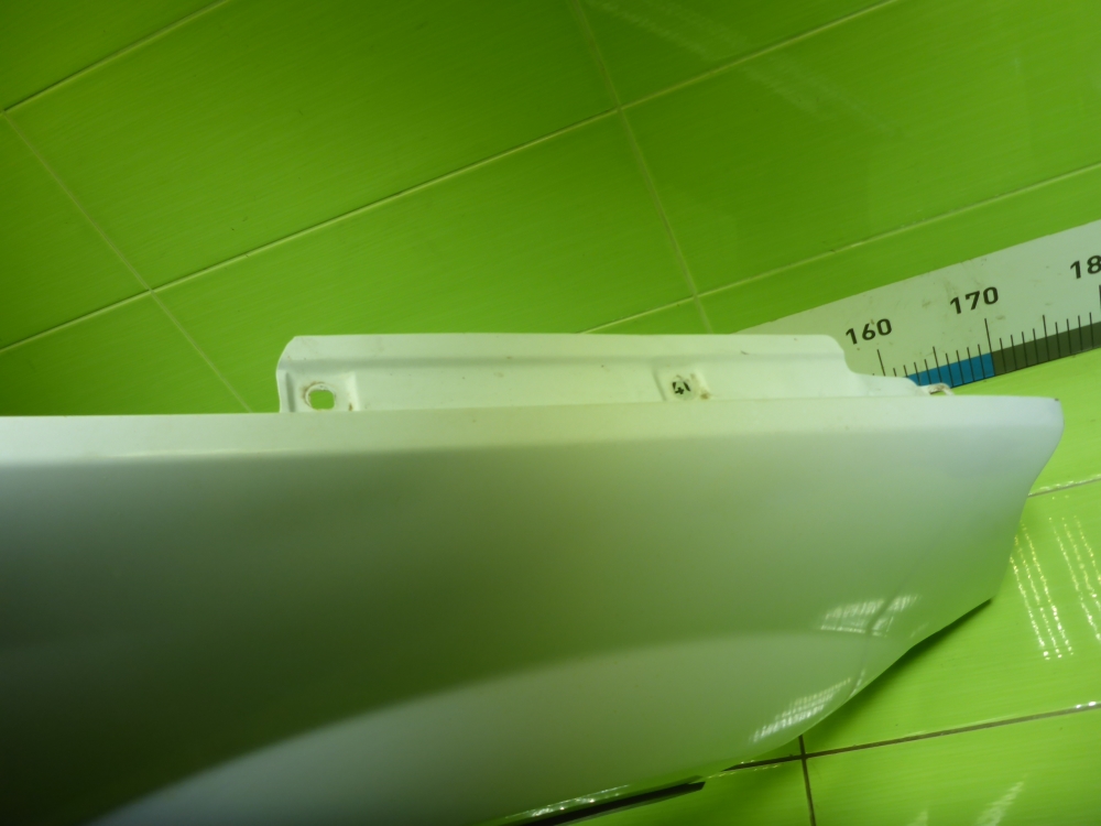 Крыло переднее правое