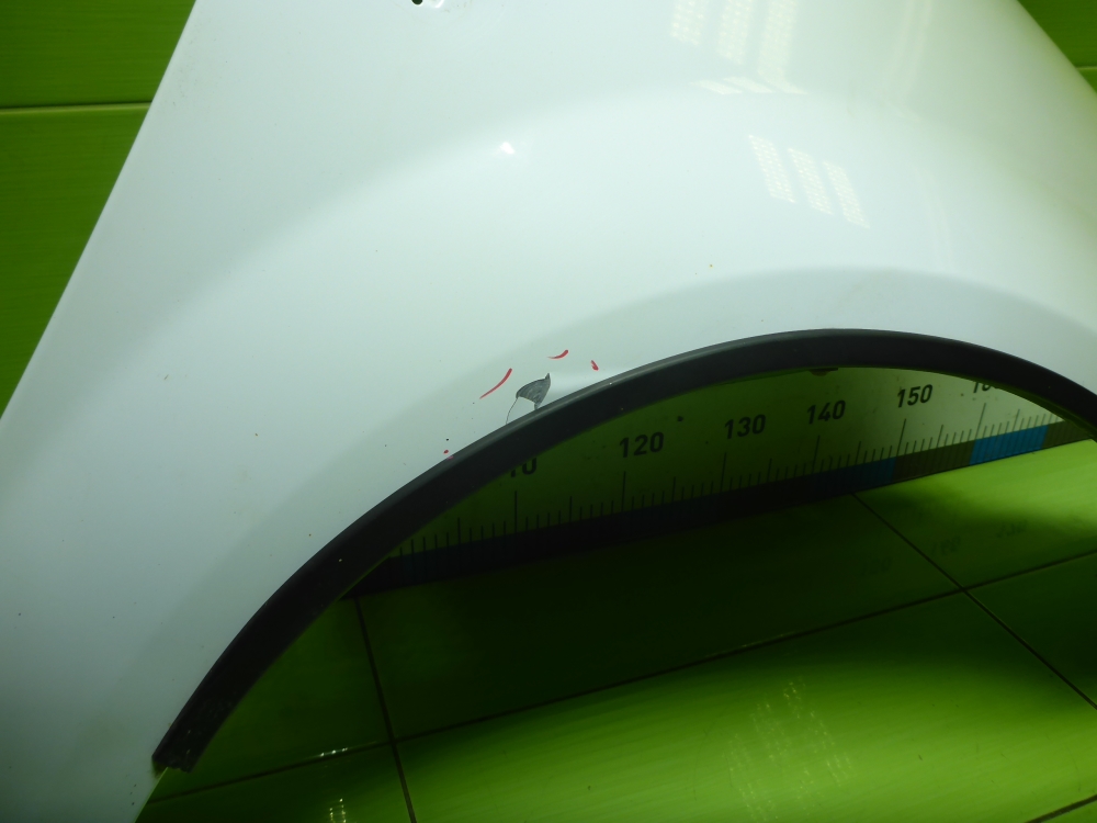 Крыло переднее правое