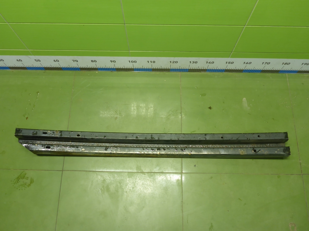 Усилитель заднего бампера