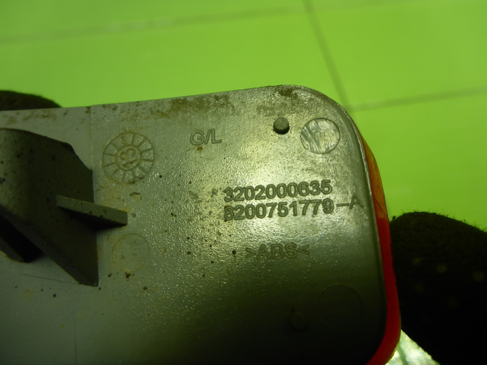 Отражатель в бампер задний левый