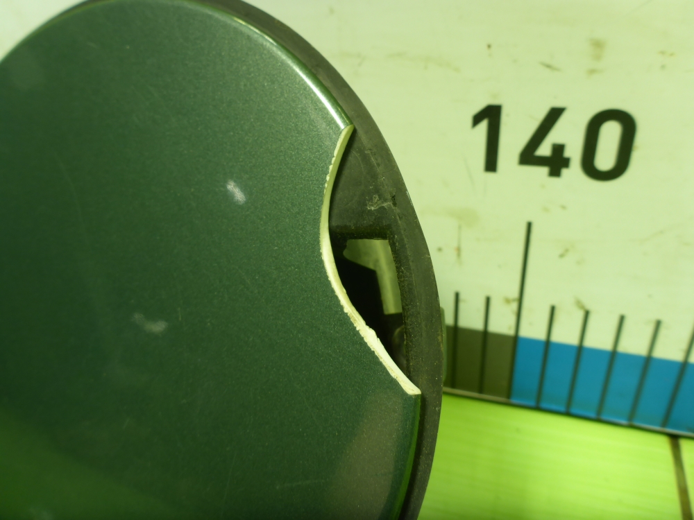 Лючок бензобака