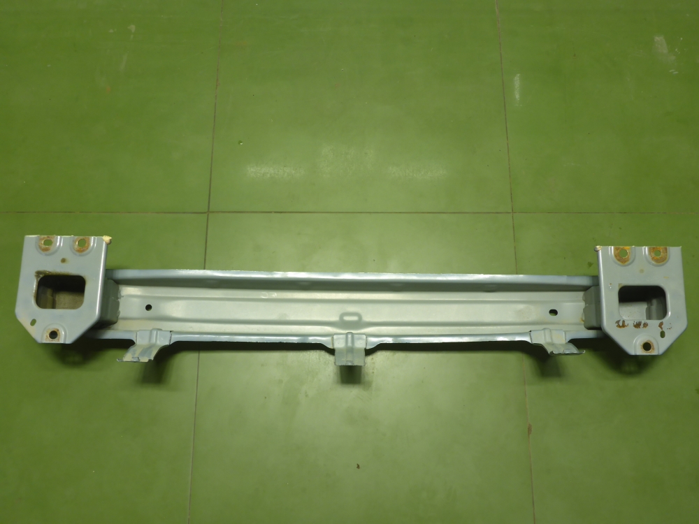 Усилитель заднего бампера