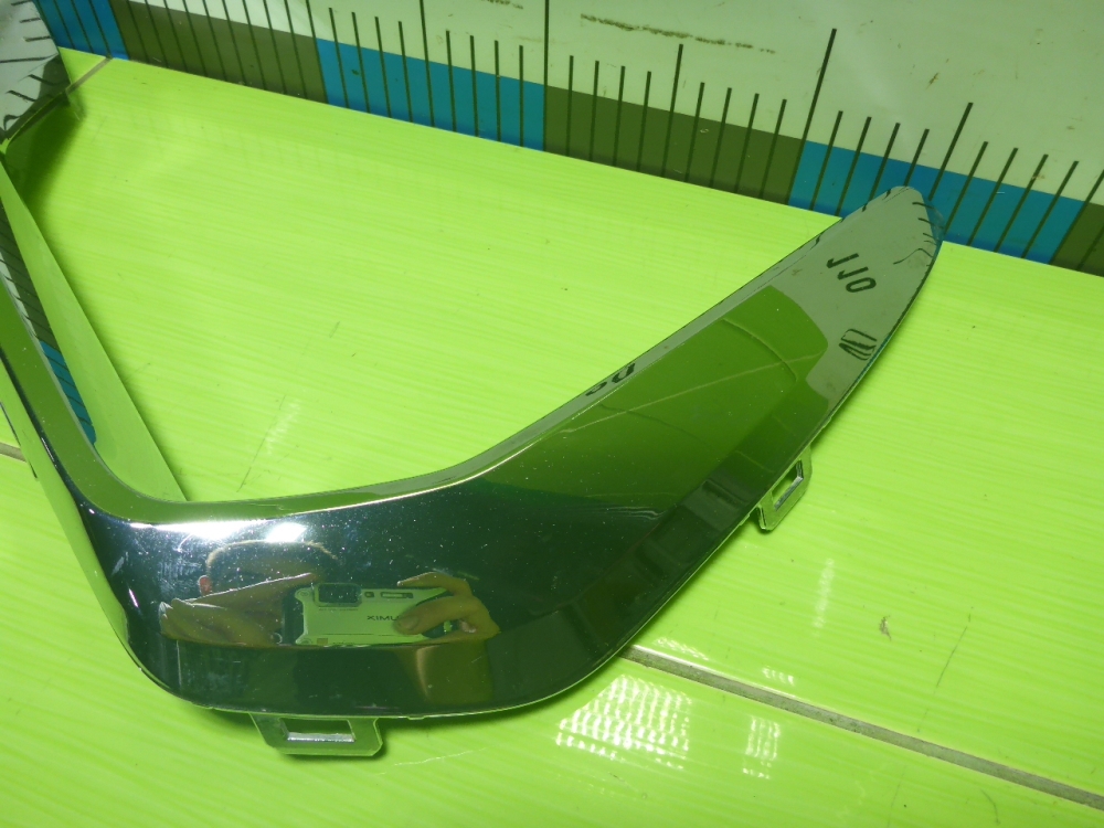 Накладка переднего бампера левая