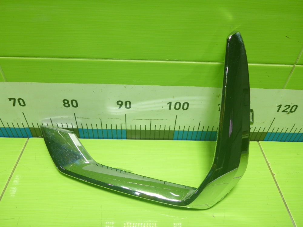 Накладка переднего бампера левая