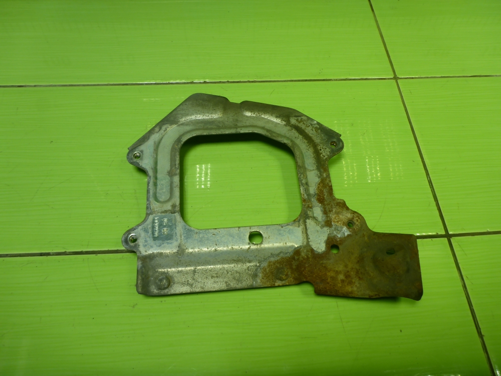 Кронштейн блока управления двигателем