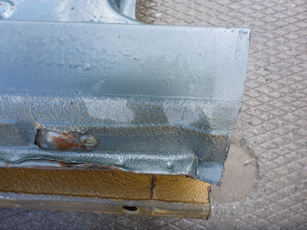 Порог со стойкой левый