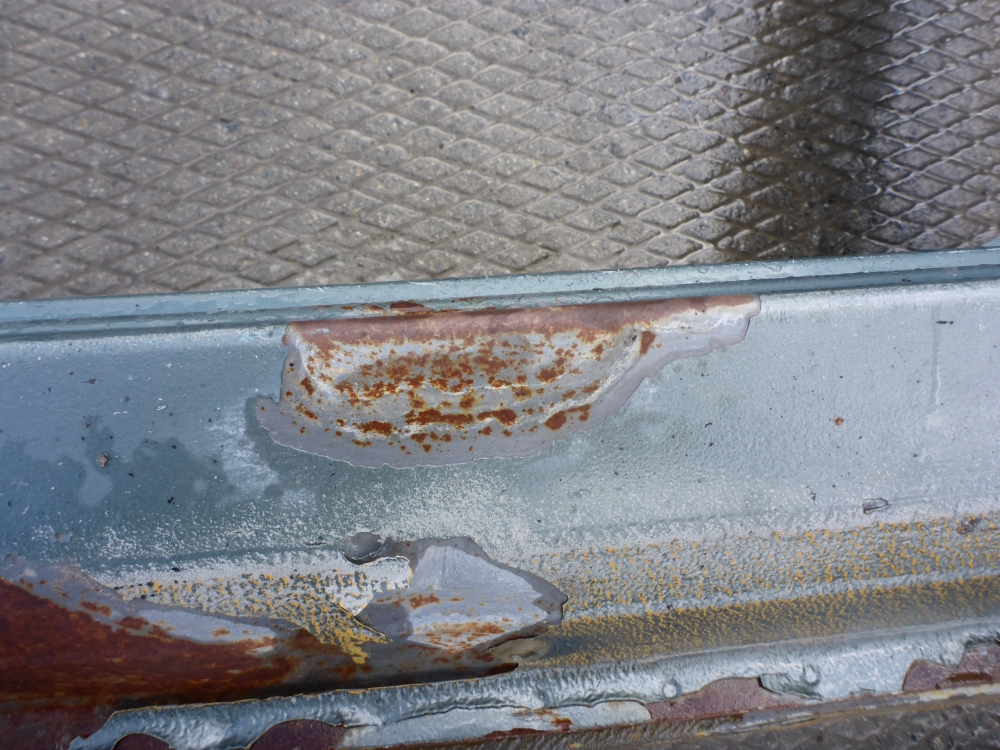 Порог со стойкой левый