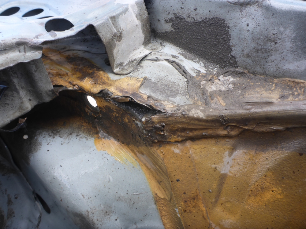 Лонжерон передний левый