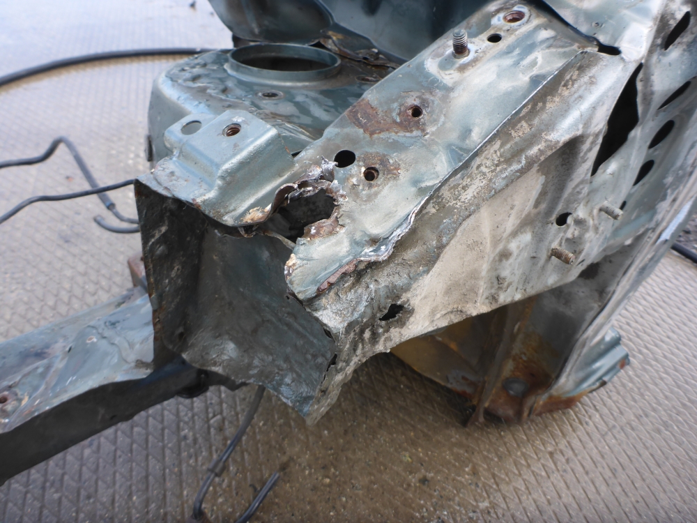 Лонжерон передний левый