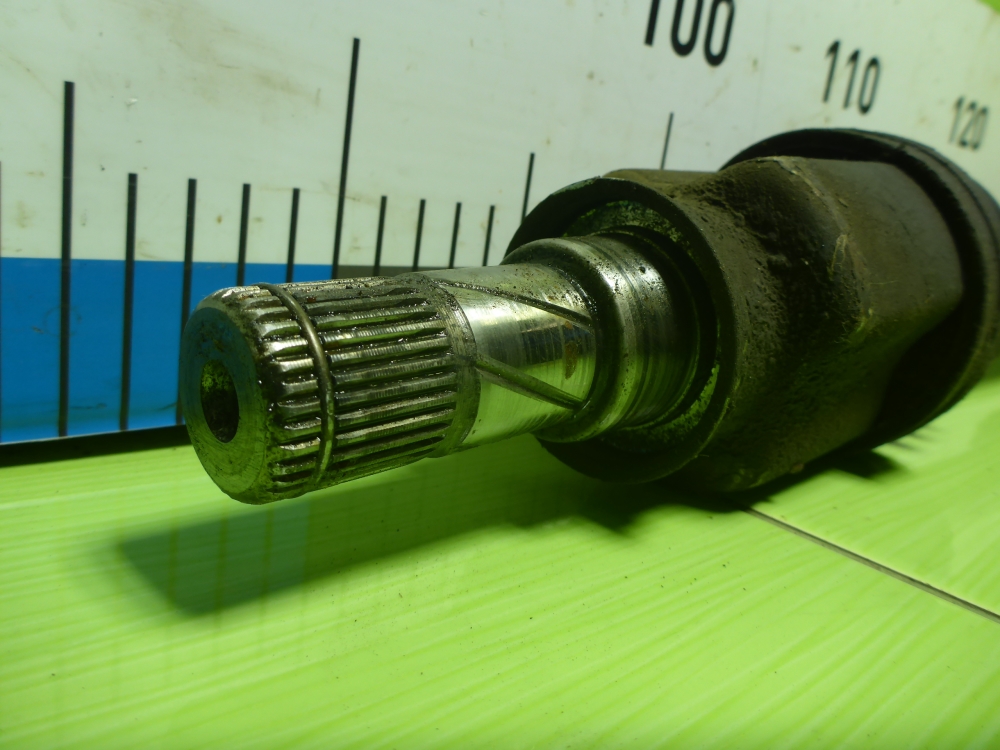 Полуось передняя правая