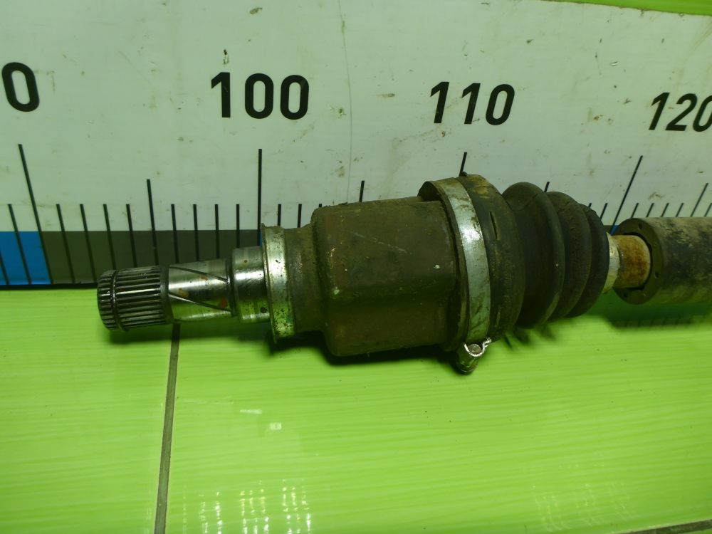 Полуось передняя левая