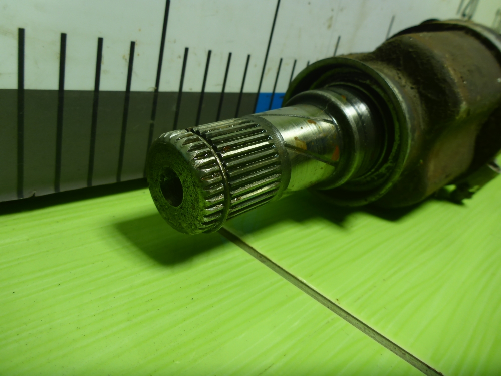 Полуось передняя левая