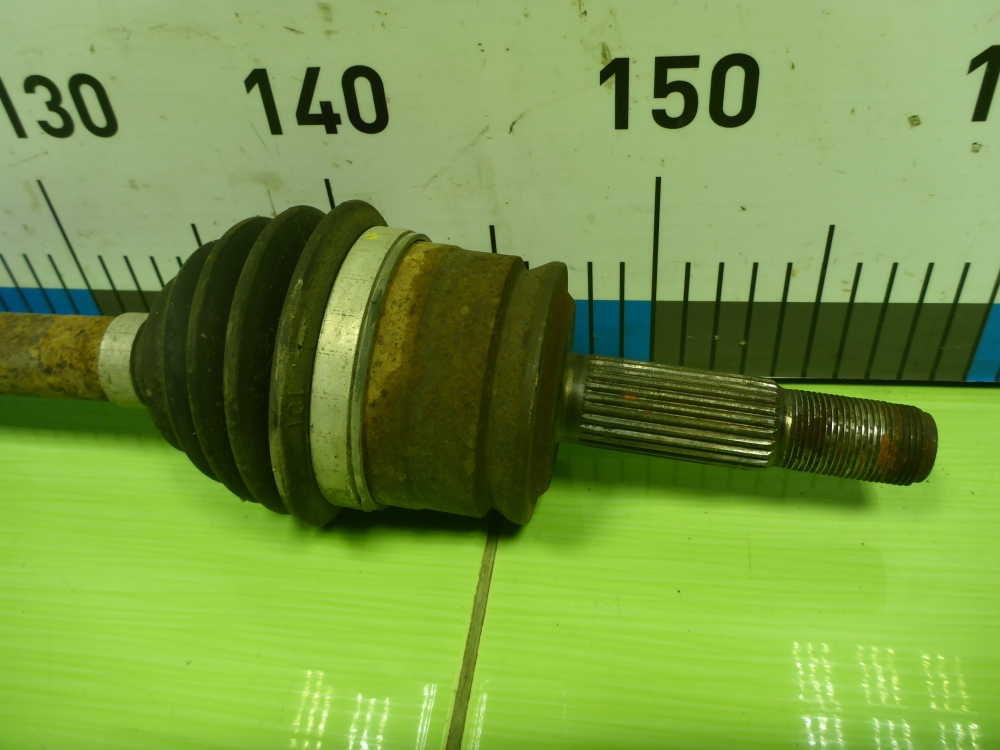 Полуось передняя левая