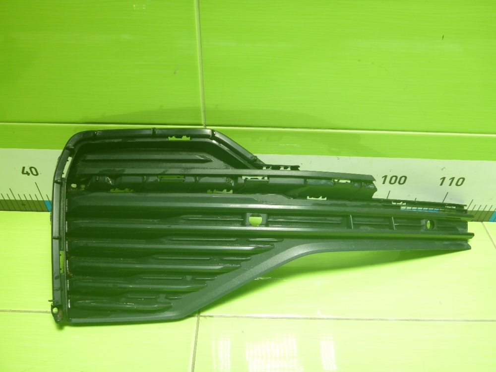 Накладка переднего бампера левая