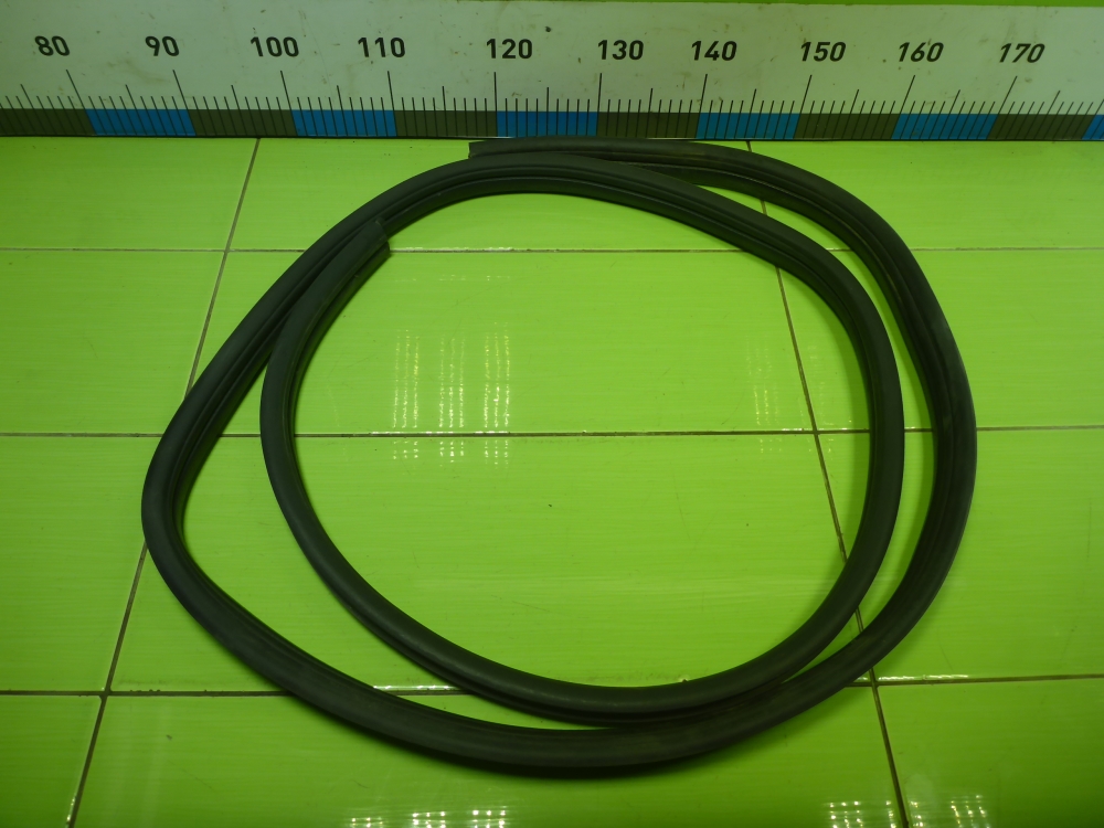 Уплотнитель двери