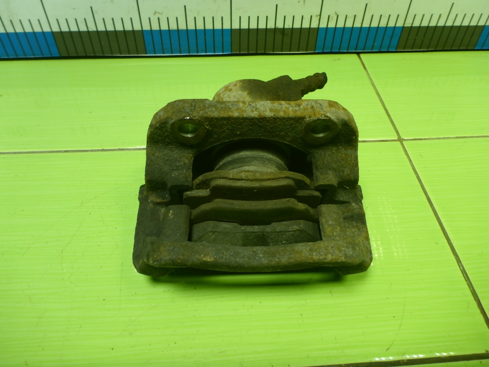 Суппорт передний правый