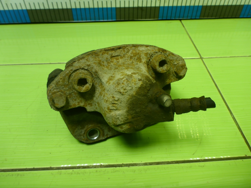 Суппорт передний правый