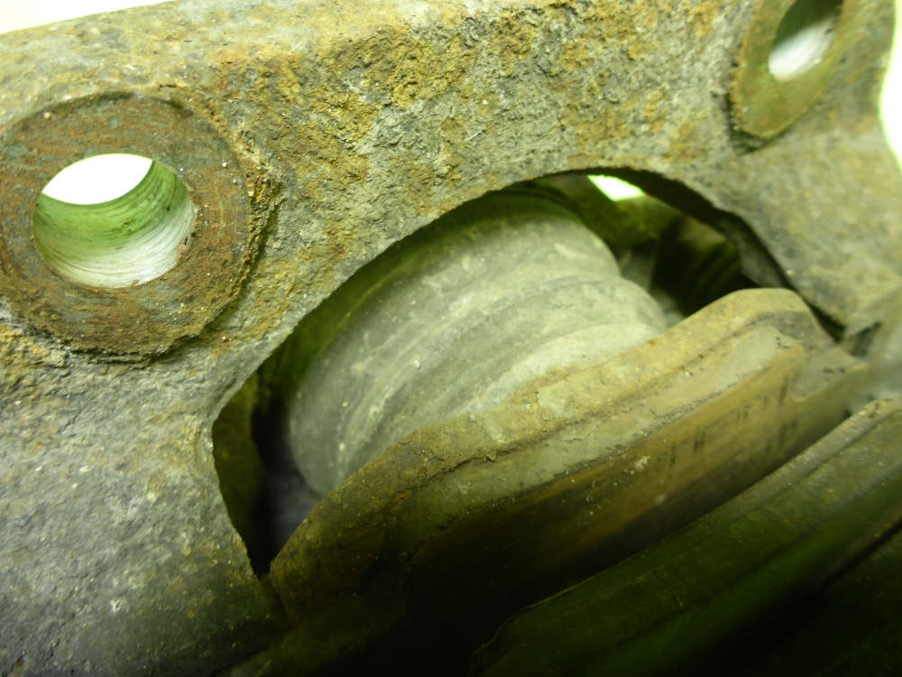 Суппорт передний правый