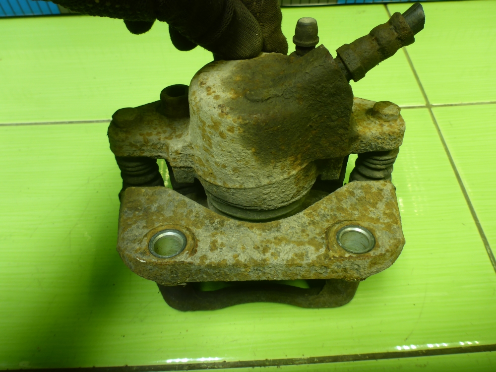 Суппорт передний правый