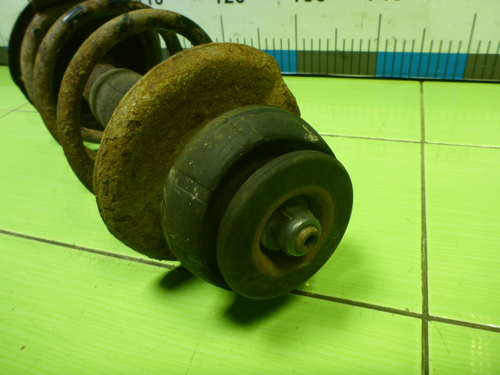 Амортизатор передний