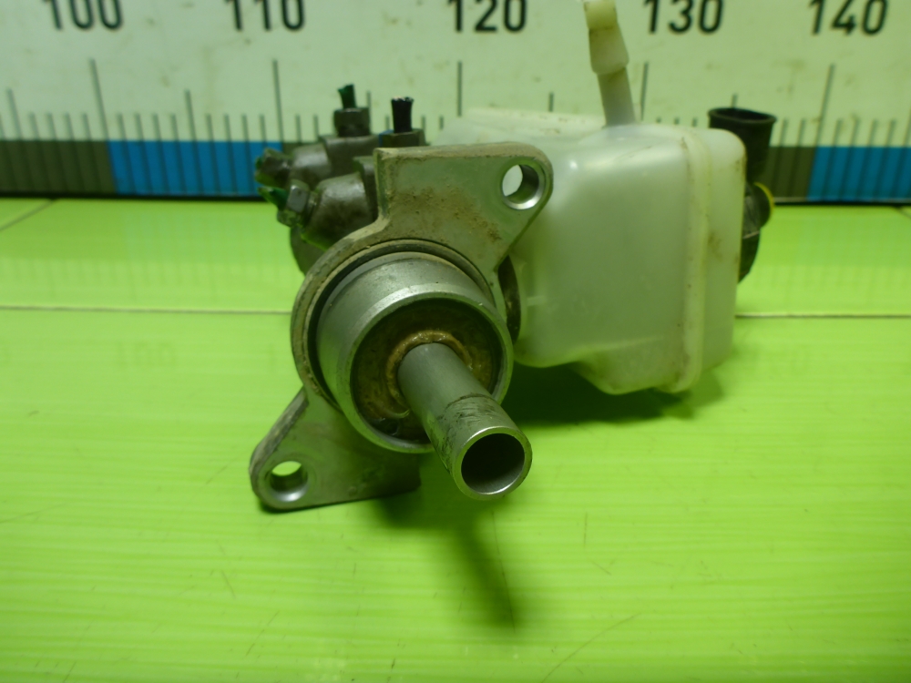 Цилиндр тормозной главный