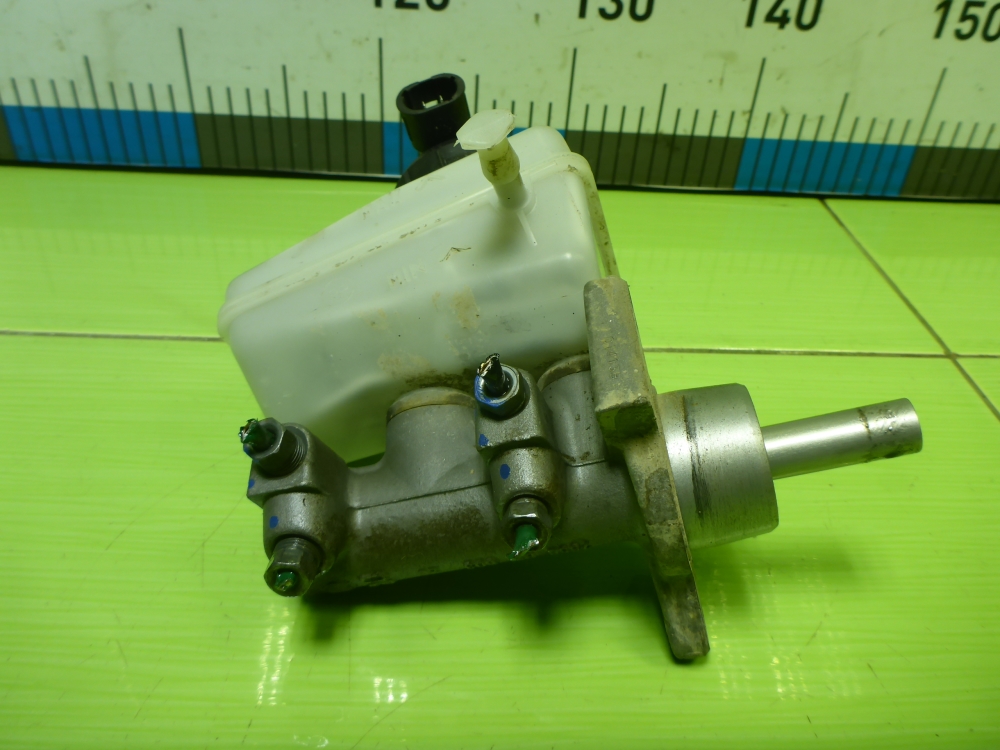 Цилиндр тормозной главный