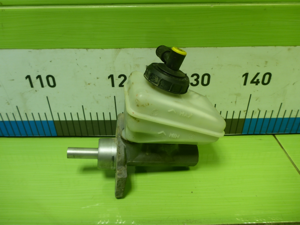 Цилиндр тормозной главный