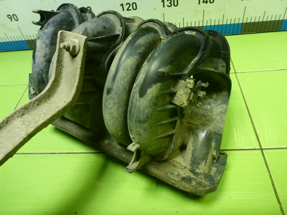 Коллектор впускной