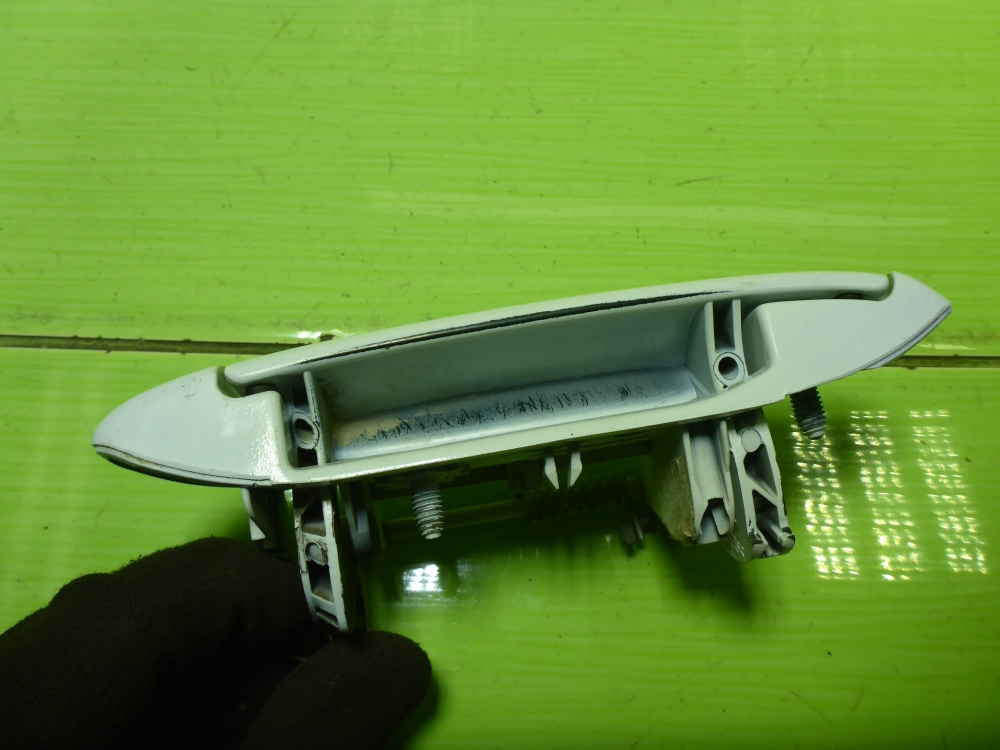 Ручка двери передней наружная правая