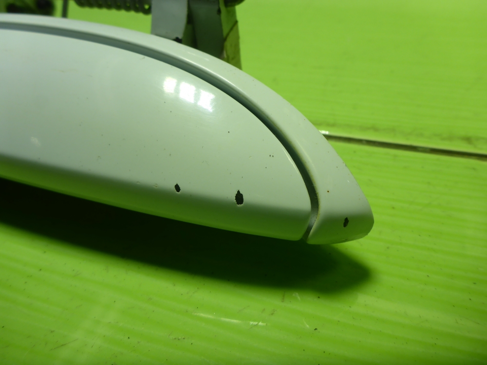 Ручка двери передней наружная правая