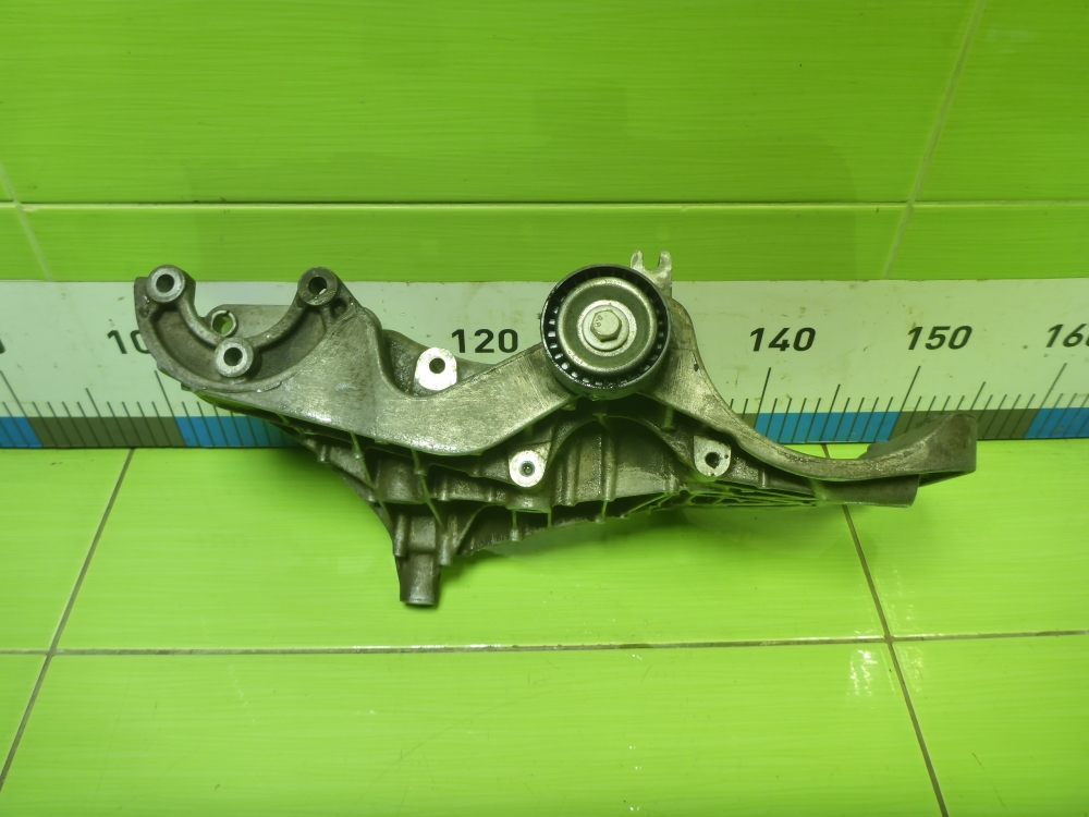 Кронштейн генератора