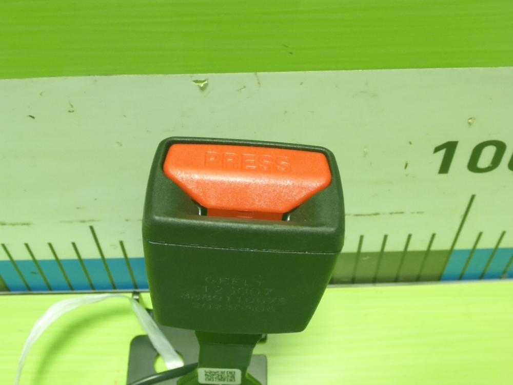 Ответная часть ремня безопасности