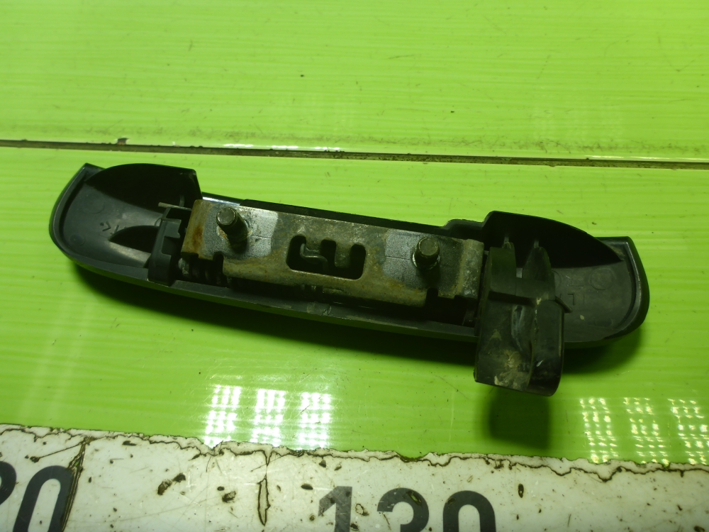 Ручка двери передней наружная левая