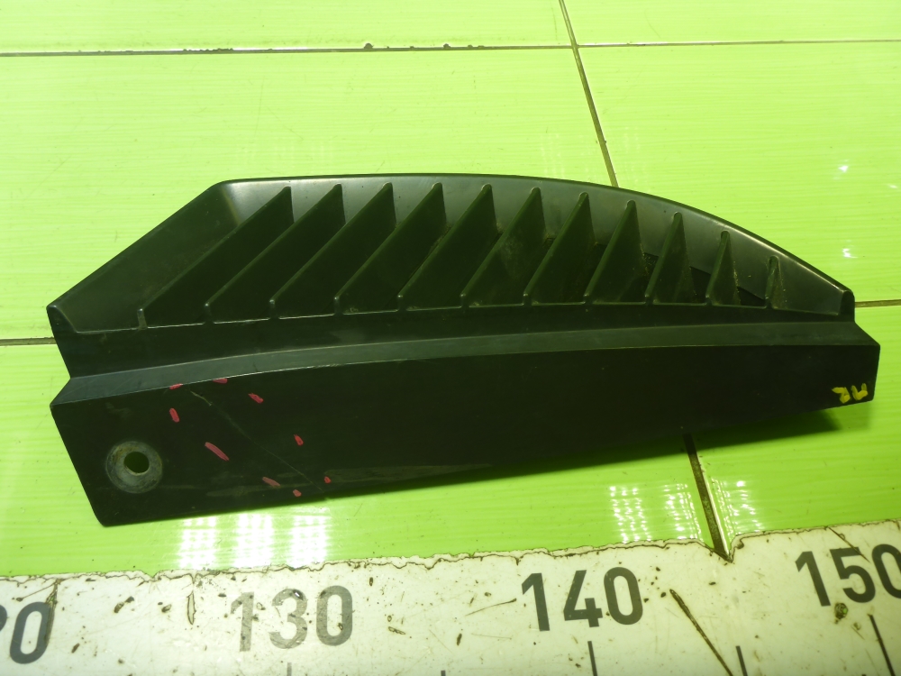 Решетка радиатора правая