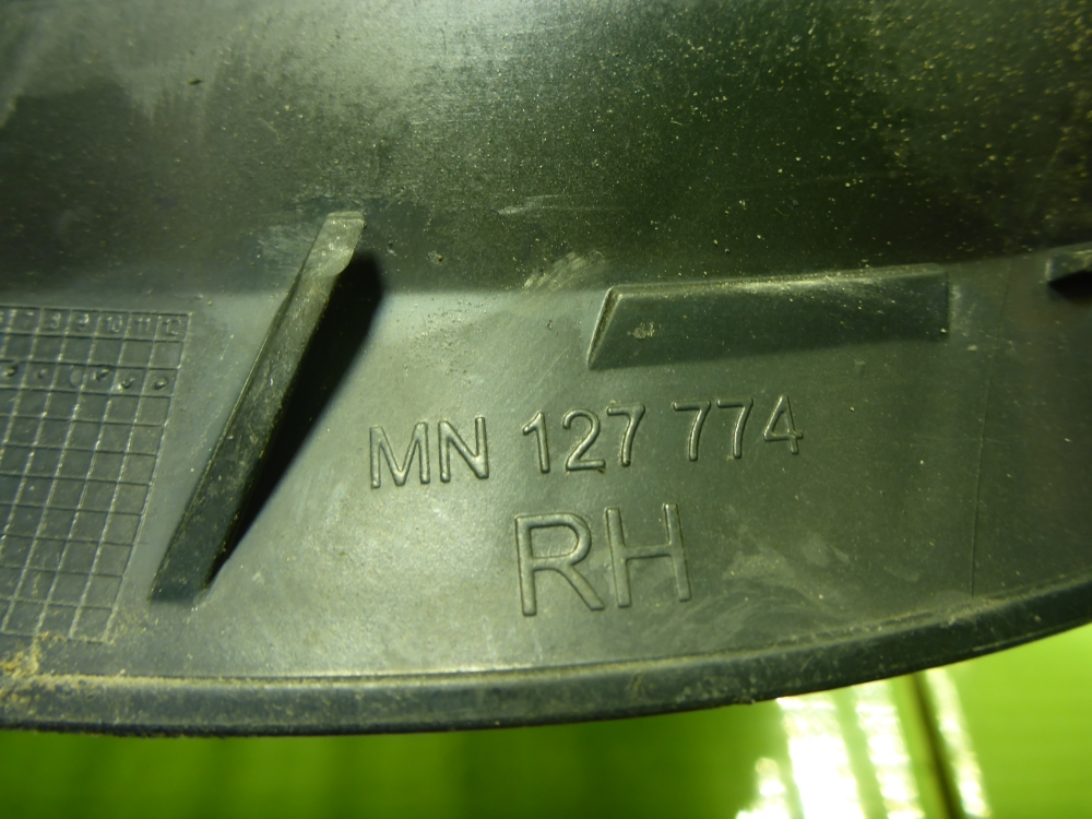 Решетка радиатора правая