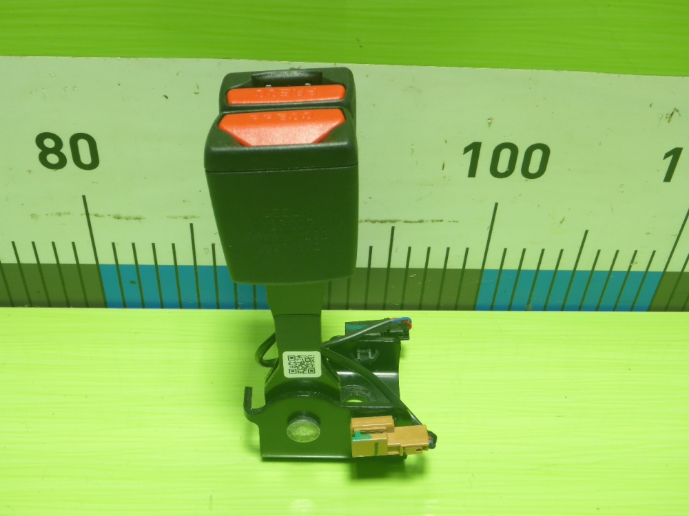 Ответная часть ремня безопасности