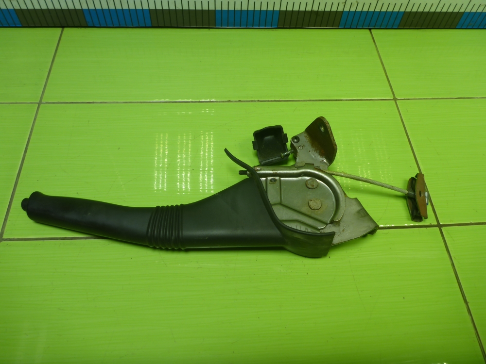 Рычаг стояночного тормоза