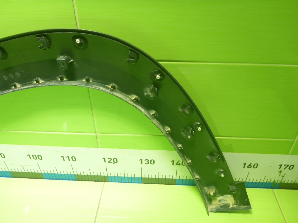 Накладка переднего крыла правого