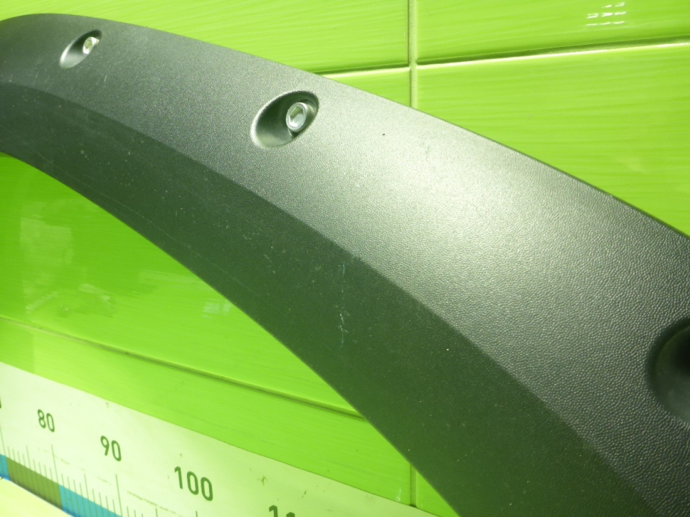 Накладка переднего крыла правого