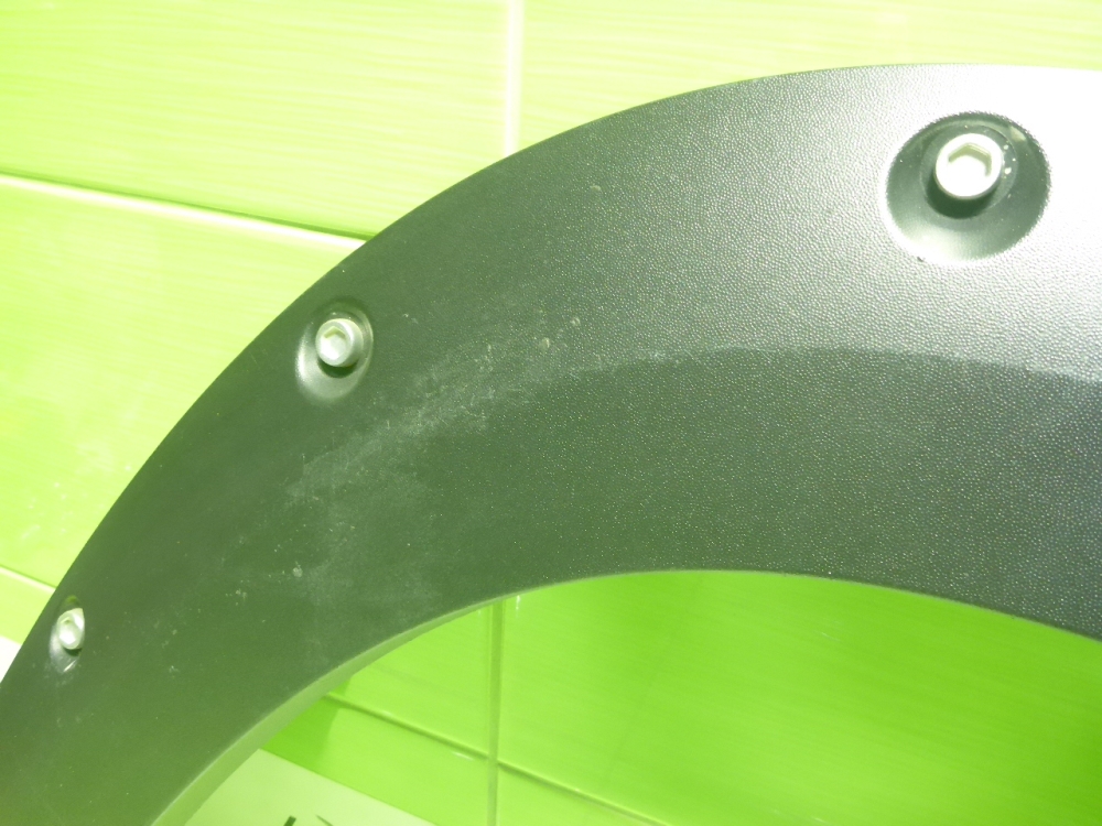 Накладка переднего крыла правого