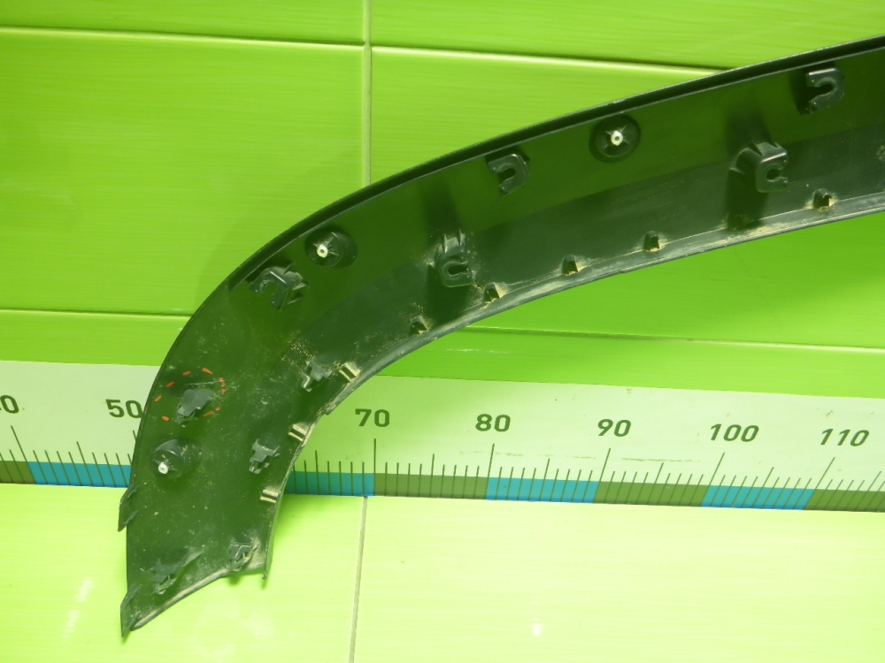 Накладка переднего крыла правого