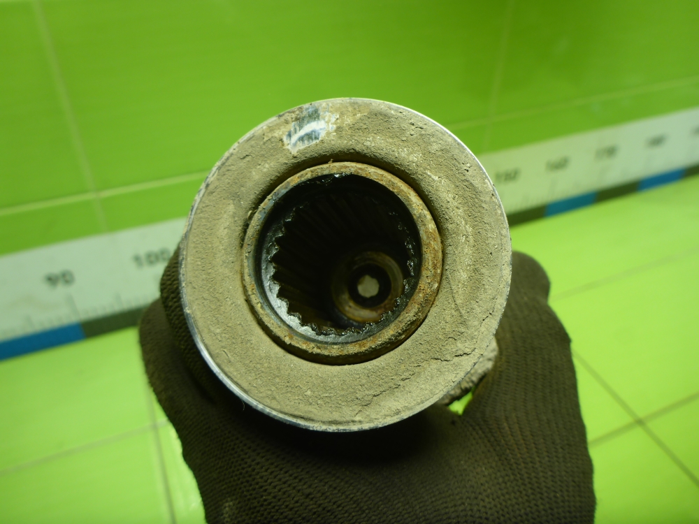 Полуось передняя правая