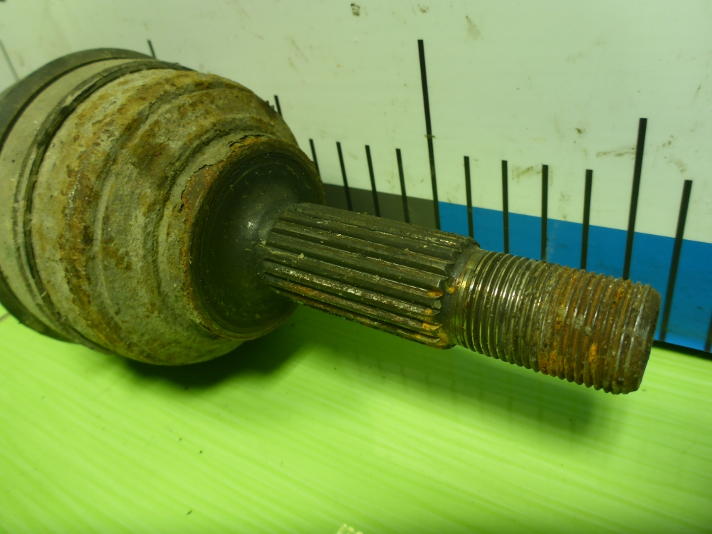 Полуось передняя правая