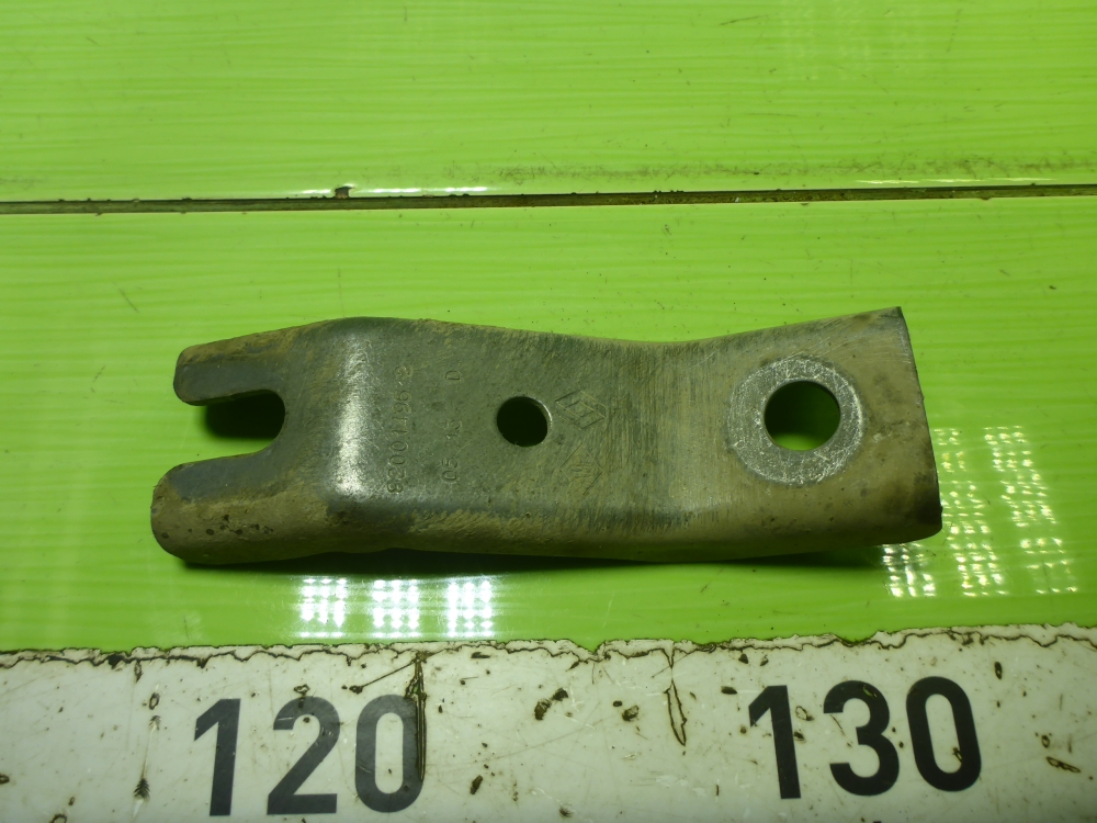 Кронштейн опоры двигателя