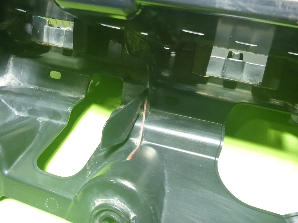 Кронштейн заднего бампера