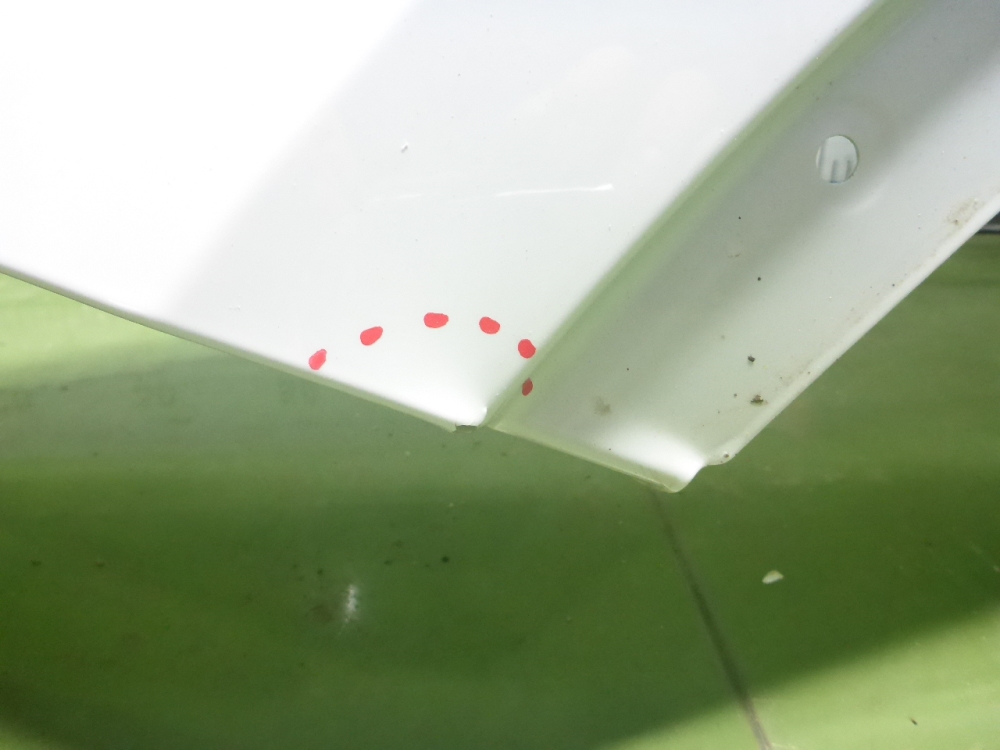 Крыло переднее левое