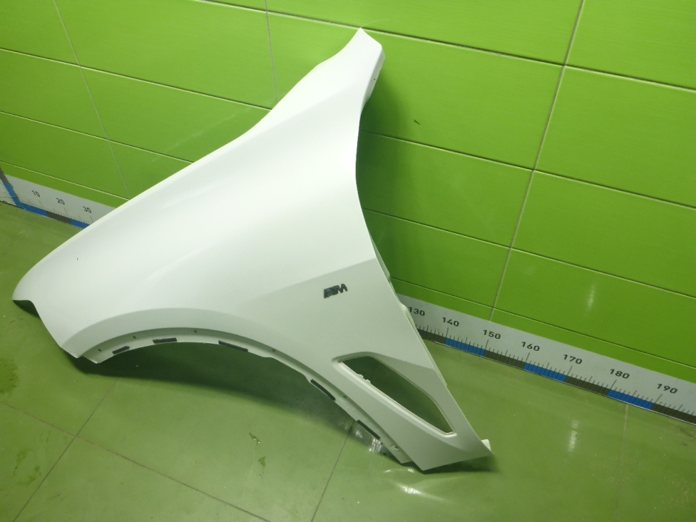 Крыло переднее левое