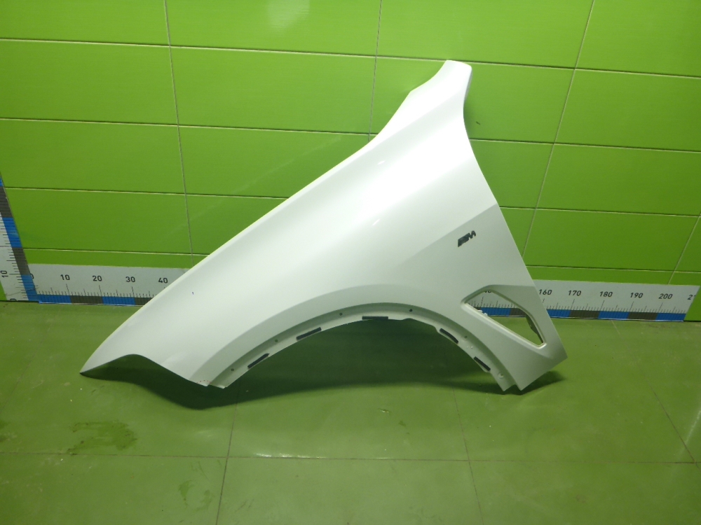 Крыло переднее левое