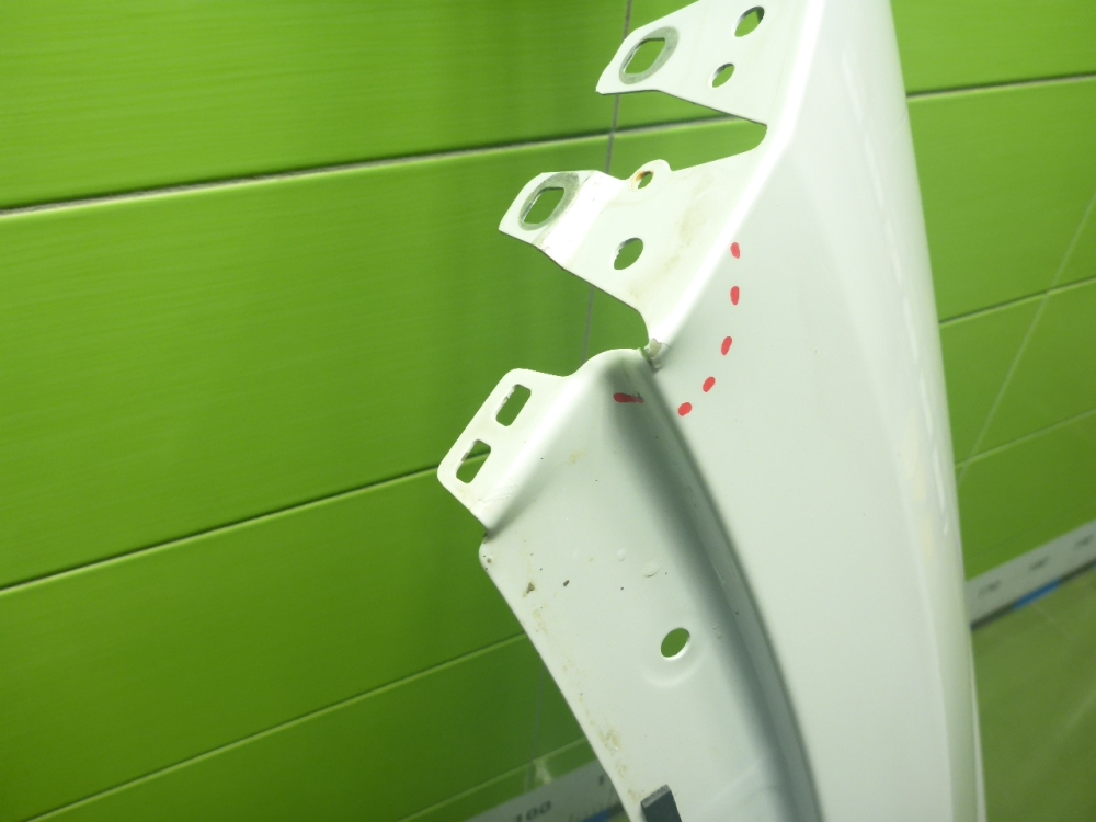 Крыло переднее левое