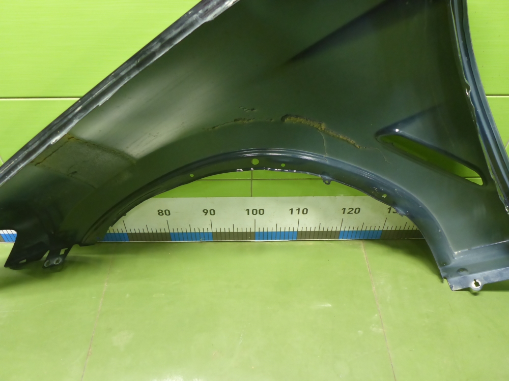 Крыло переднее правое